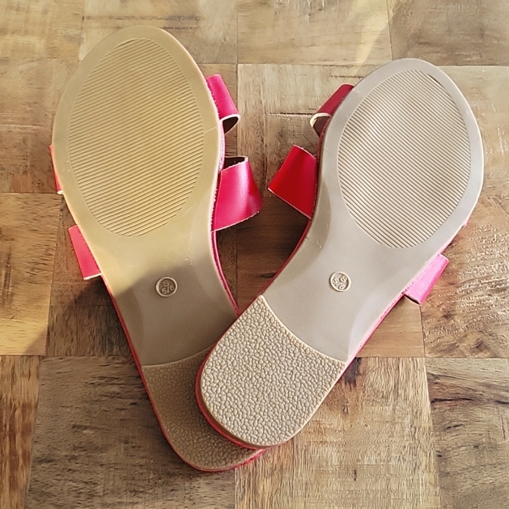 Red sandals - Picture 3 of 4